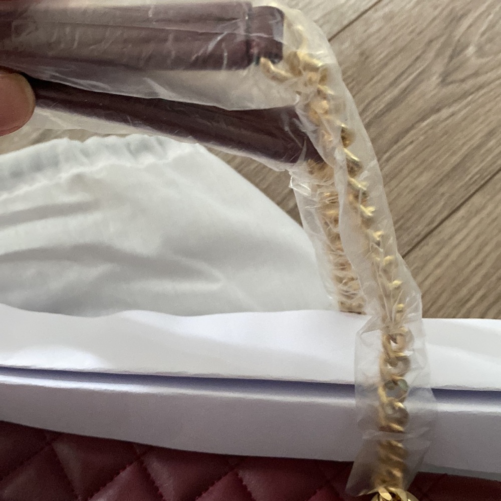 Brand new burgundy love Moschino bag. - Picture 4 of 8